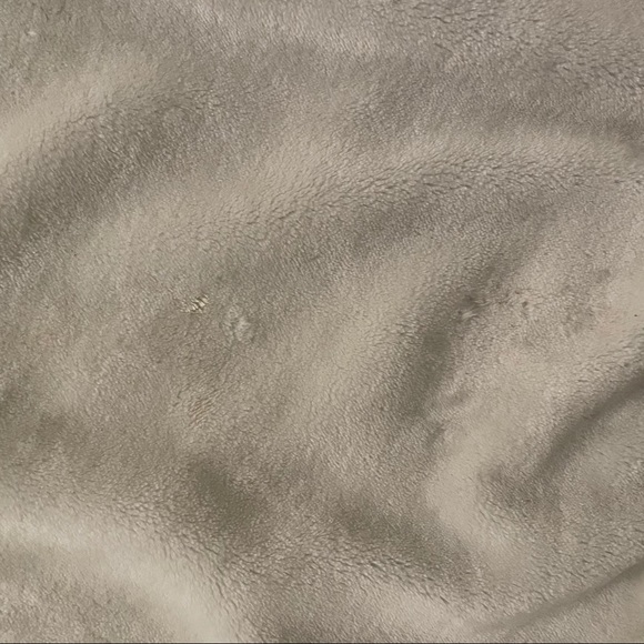 White top - Picture 4 of 4